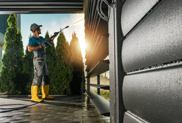 Best Deck Pressure Washing  in Pleasantville, IA